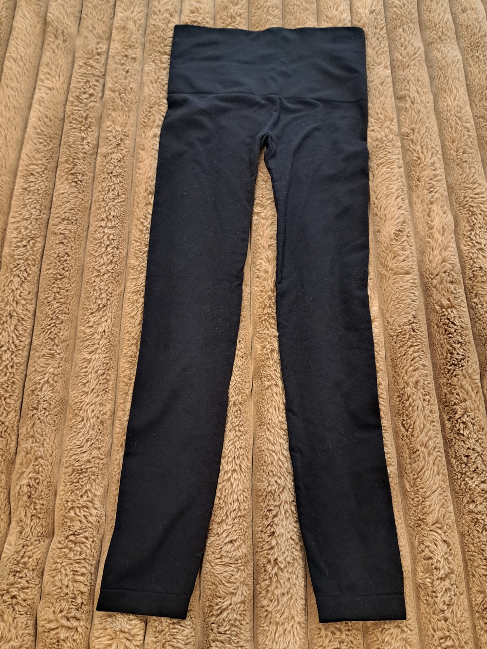 Assets by Spanx Red Hot Label Leggings Black Size Medium